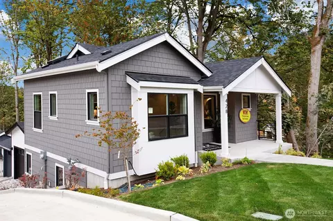428 20th Ave, Kirkland, WA 98033