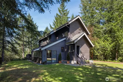 4770 Calamity Ln NW, Bremerton, WA 98312