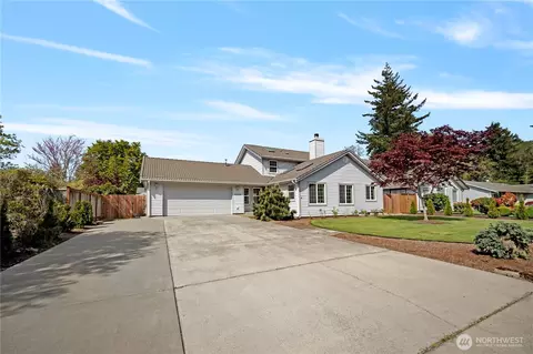 9113 Zircon Dr SW, Lakewood, WA 98498