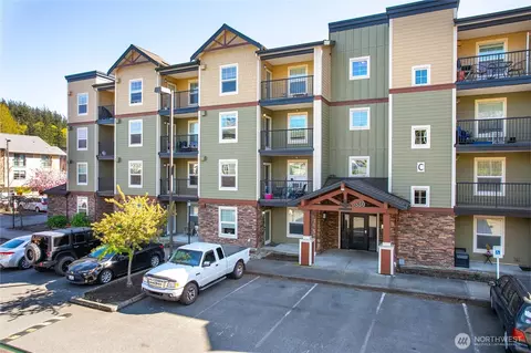680 32nd St #C204, Bellingham, WA 98225
