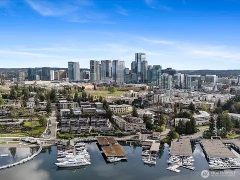 9951 Lake Washington Blvd NE #24, Bellevue, WA 98004