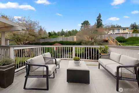 Exterior - 22520 4th Ave SE, Bothell, WA 98021 photo 5 of 7
