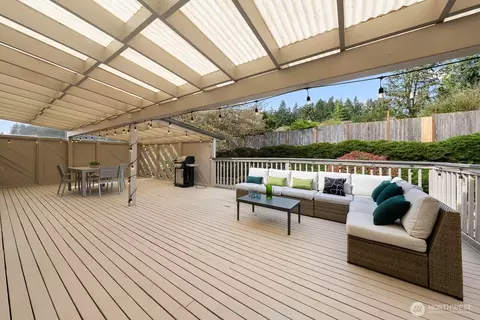 Exterior - 22520 4th Ave SE, Bothell, WA 98021 photo 3 of 7