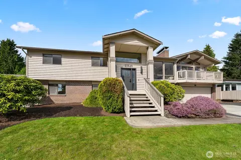 Exterior - 22520 4th Ave SE, Bothell, WA 98021 photo 7 of 7