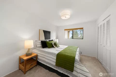 Bedroom - 22520 4th Ave SE, Bothell, WA 98021 photo 2 of 5