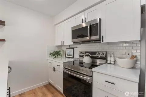 Kitchen - 18930 Bothell Everett Hwy #F304, Bothell, WA 98012 photo 3 of 5