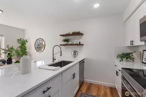 Kitchen - 18930 Bothell Everett Hwy #F304, Bothell, WA 98012 photo 5 of 5