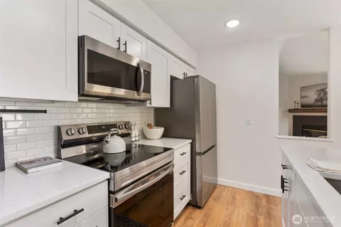Kitchen - 18930 Bothell Everett Hwy #F304, Bothell, WA 98012 photo 2 of 5