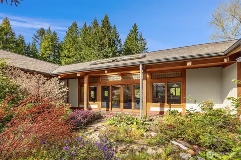 12048 Minnie Rose Ln NE, Bainbridge Island, WA 98110