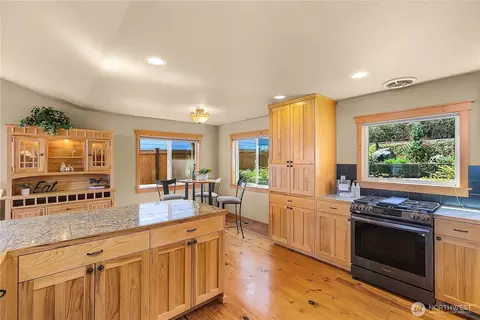 Kitchen - 7530 E Grapeview Loop Rd, Allyn, WA 98524 photo 3 of 4