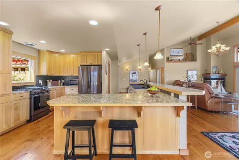 Kitchen - 7530 E Grapeview Loop Rd, Allyn, WA 98524 photo 1 of 4