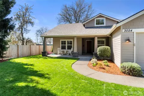 3024 Division St, Enumclaw, WA 98022 photo 2
