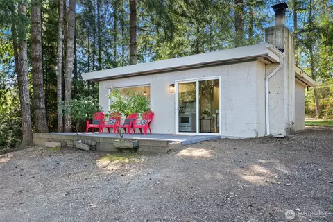 10 E Snow Cap Dr, Belfair, WA 98528