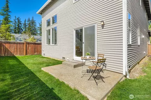 Exterior - 1214 124th Pl SE, Everett, WA 98208 photo 5 of 8