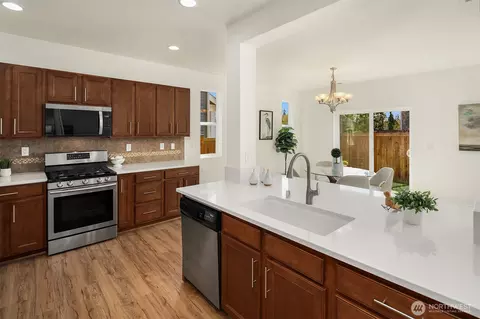 Kitchen - 1214 124th Pl SE, Everett, WA 98208 photo 3 of 4