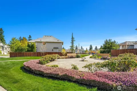Exterior - 1214 124th Pl SE, Everett, WA 98208 photo 7 of 8