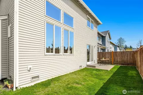 Exterior - 1214 124th Pl SE, Everett, WA 98208 photo 3 of 8