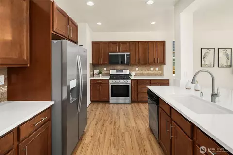 Kitchen - 1214 124th Pl SE, Everett, WA 98208 photo 2 of 4