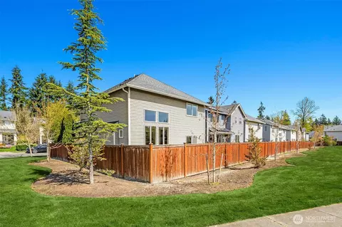 Exterior - 1214 124th Pl SE, Everett, WA 98208 photo 6 of 8
