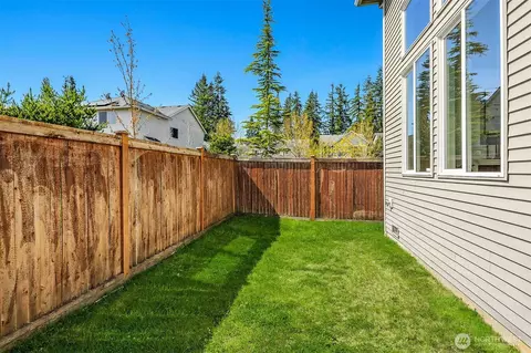 Exterior - 1214 124th Pl SE, Everett, WA 98208 photo 2 of 8
