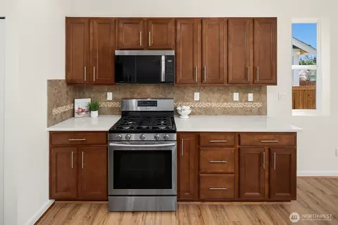 Kitchen - 1214 124th Pl SE, Everett, WA 98208 photo 4 of 4