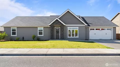 131 NW Blalock Dr, College Place, WA 99324