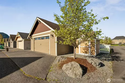 Exterior - 333 Cooper Ln N, Enumclaw, WA 98022 photo 6 of 6