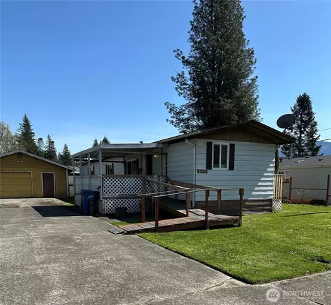 706 3rd St, Sultan, WA 98294