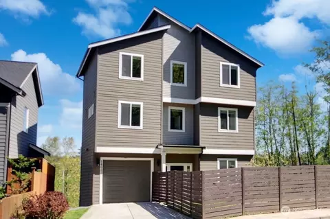 14002 Macadam Rd S, Tukwila, WA 98168
