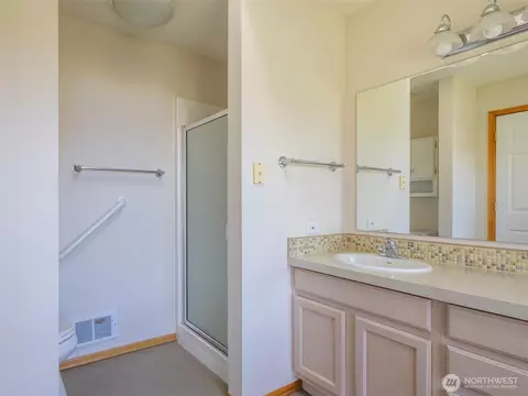 Bath - 200 Osprey Glen Rd, Sequim, WA 98382 photo 3 of 4