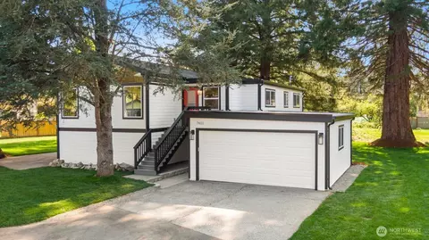 7611 Harding Pl SE, Snoqualmie, WA 98065