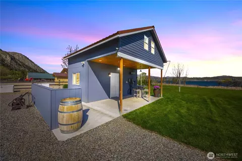 16 Galbraith Rd, Brewster, WA 98812