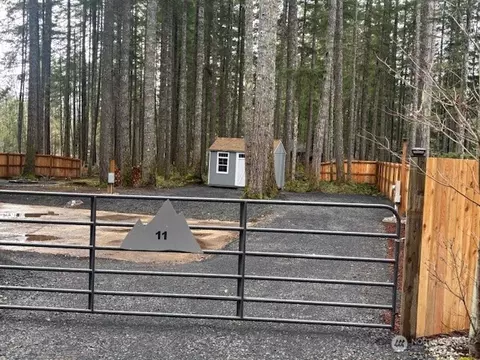 11 N Coho Ct, Hoodsport, WA 98548