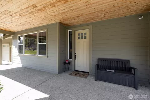 505 373rd St E, Roy, WA 98580 photo 2
