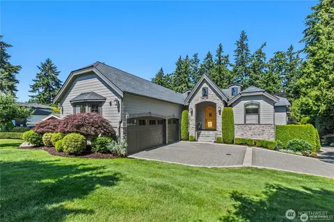 1927 9th St W, Kirkland, WA 98033