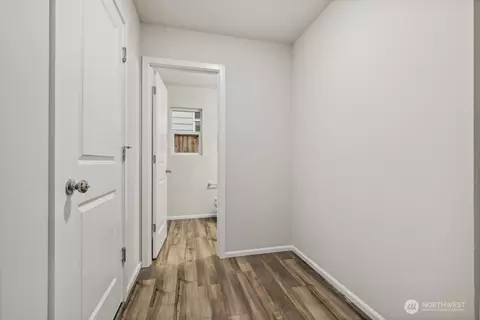 Entry Way - 127 Pine Hollow Dr, Chehalis, WA 98532 photo 2 of 3