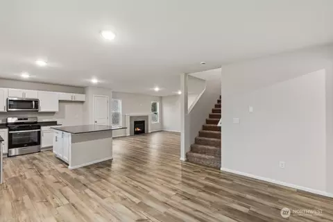 Entry Way - 127 Pine Hollow Dr, Chehalis, WA 98532 photo 3 of 3