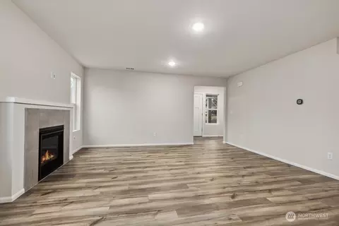 Living - 127 Pine Hollow Dr, Chehalis, WA 98532 photo 2 of 6