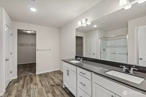 Bath - 127 Pine Hollow Dr, Chehalis, WA 98532 photo 2 of 3