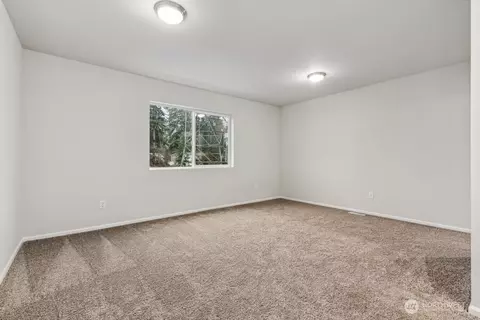 Bedroom - 127 Pine Hollow Dr, Chehalis, WA 98532 photo 2 of 7