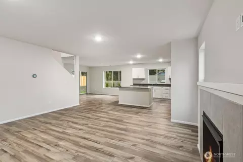 Living - 127 Pine Hollow Dr, Chehalis, WA 98532 photo 1 of 6