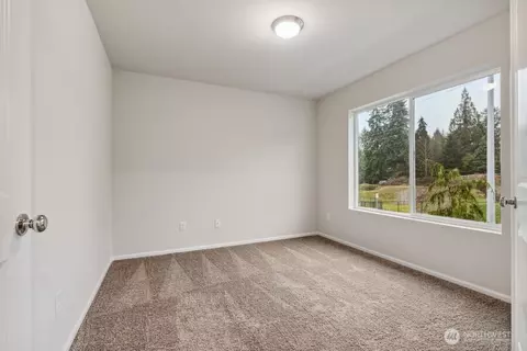 Bedroom - 127 Pine Hollow Dr, Chehalis, WA 98532 photo 1 of 7