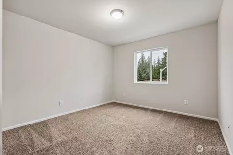 Bedroom - 127 Pine Hollow Dr, Chehalis, WA 98532 photo 5 of 7