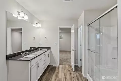 Bath - 127 Pine Hollow Dr, Chehalis, WA 98532 photo 1 of 3