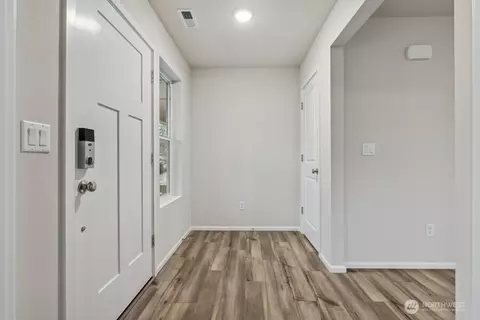 Entry Way - 127 Pine Hollow Dr, Chehalis, WA 98532 photo 1 of 3