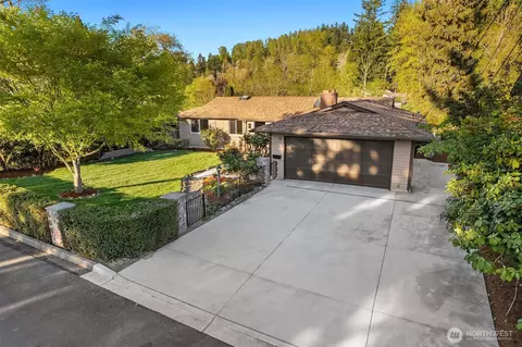 606 Riverview Dr NE, Auburn, WA 98002