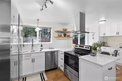 Kitchen - 2316 164th Pl SE, Bothell, WA 98012 photo 2 of 4
