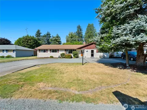 1205 S Walnut St, Burlington, WA 98233