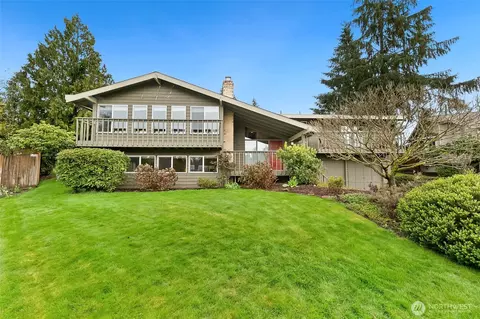 8209 211th Pl SW, Edmonds, WA 98026