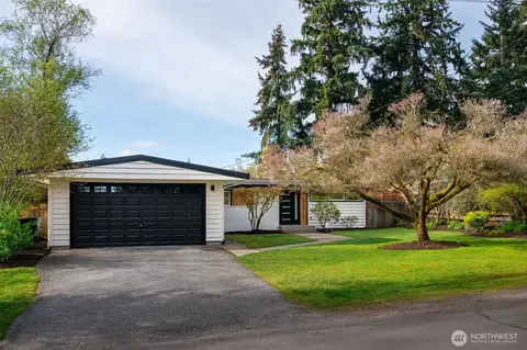 6613 NE 191st St, Kenmore, WA 98028